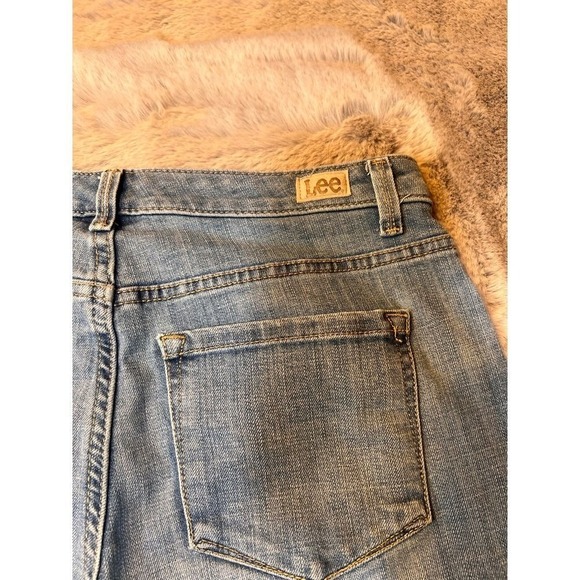 Lee Relaxed Fit Straight Leg High Rise Light Wash Denim Jeans Leg 6 - Picture 12 of 16